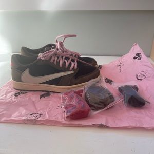 Travis scott mocha low